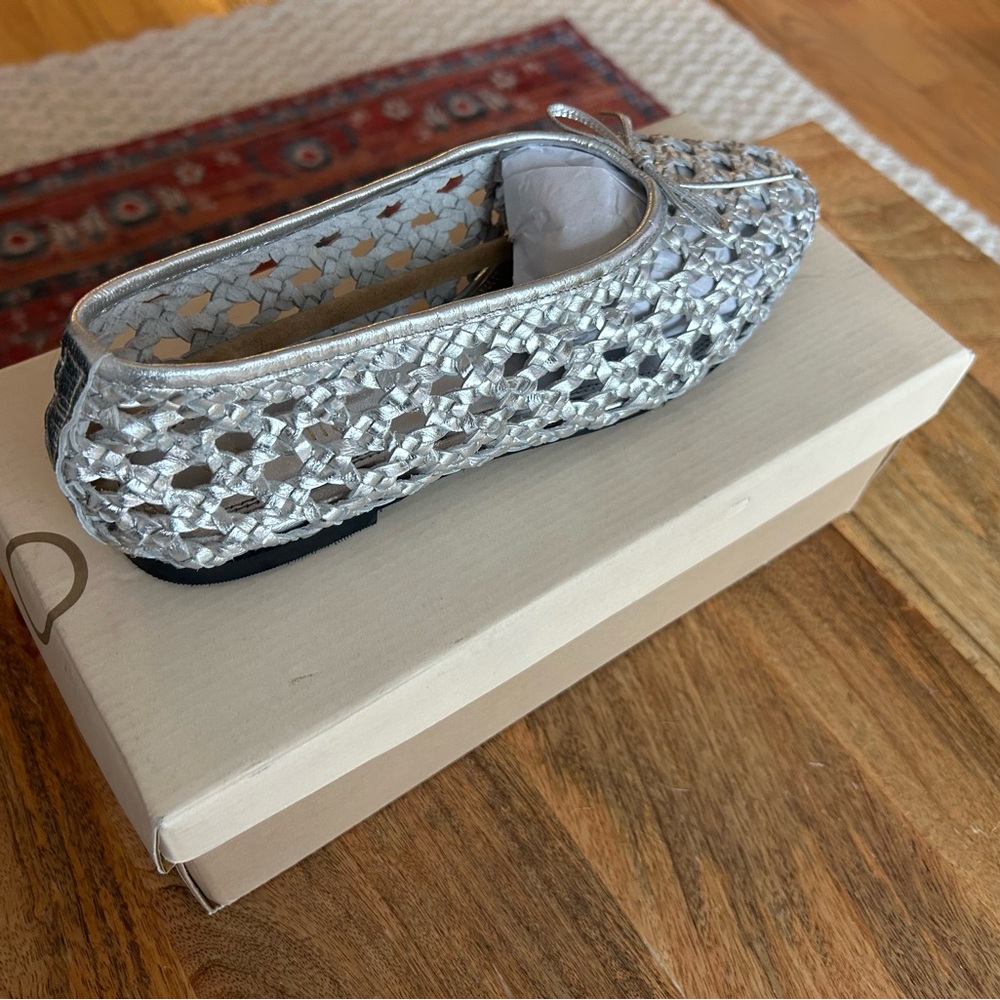 Pilcro Women's Silver Woven Flats